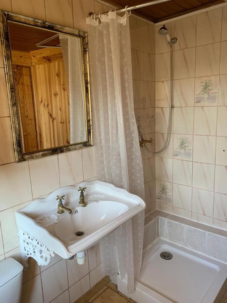 Atypical Forest House With Jacuzzi Marseille
