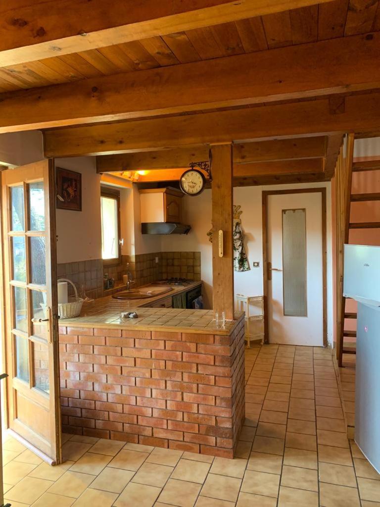 Atypical Forest House With Jacuzzi * Marseille