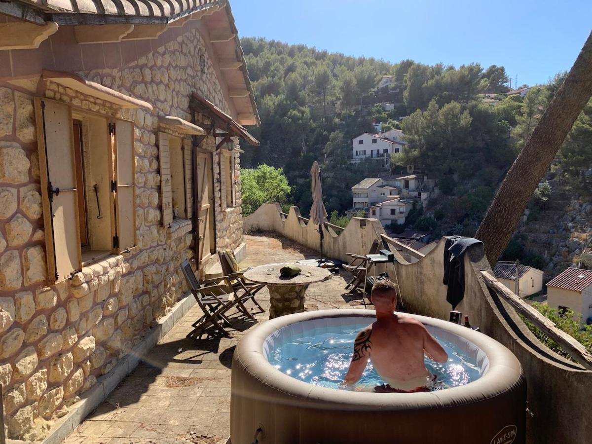 Holiday home Atypical Forest House With Jacuzzi