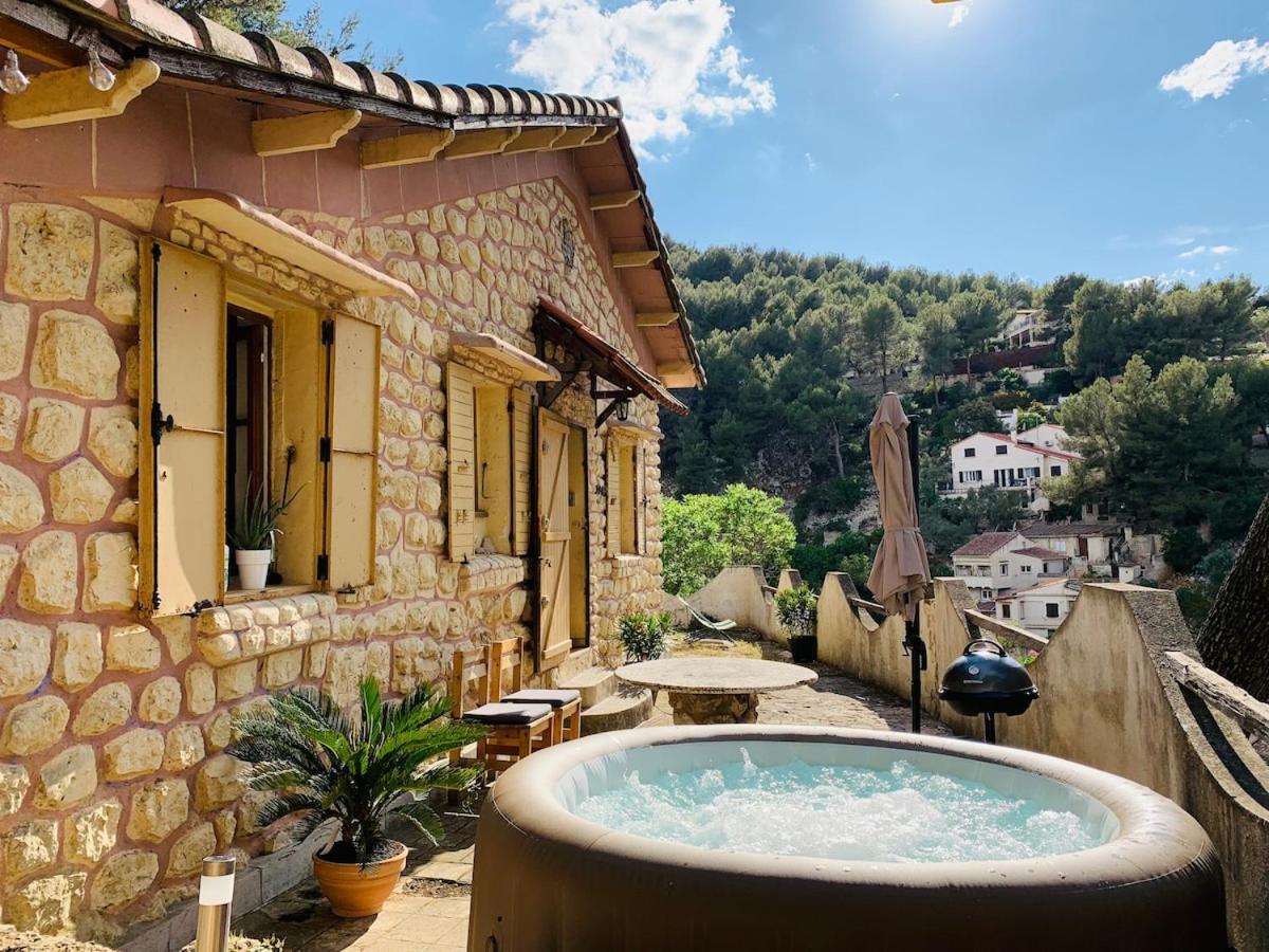 Atypical Forest House With Jacuzzi Holiday home Marseille