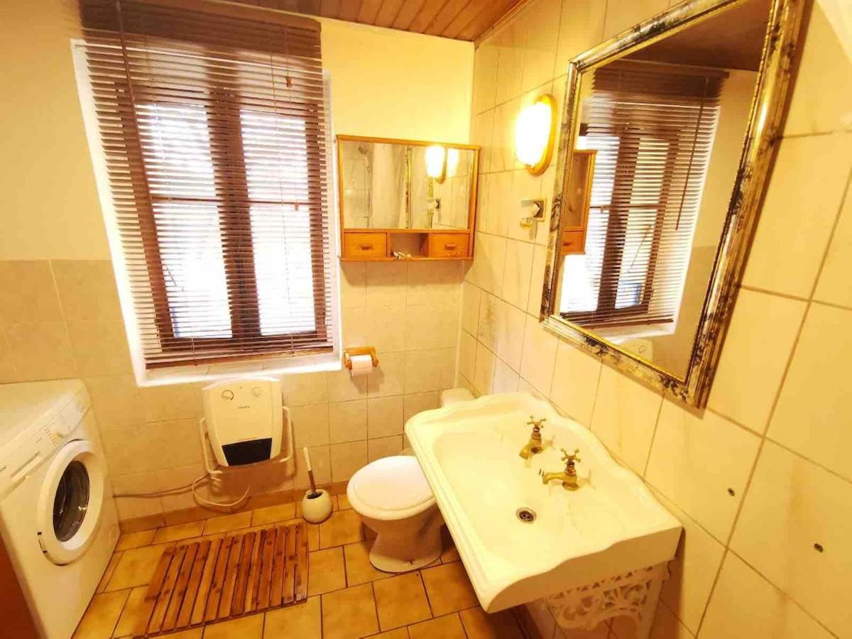 Atypical Forest House With Jacuzzi *