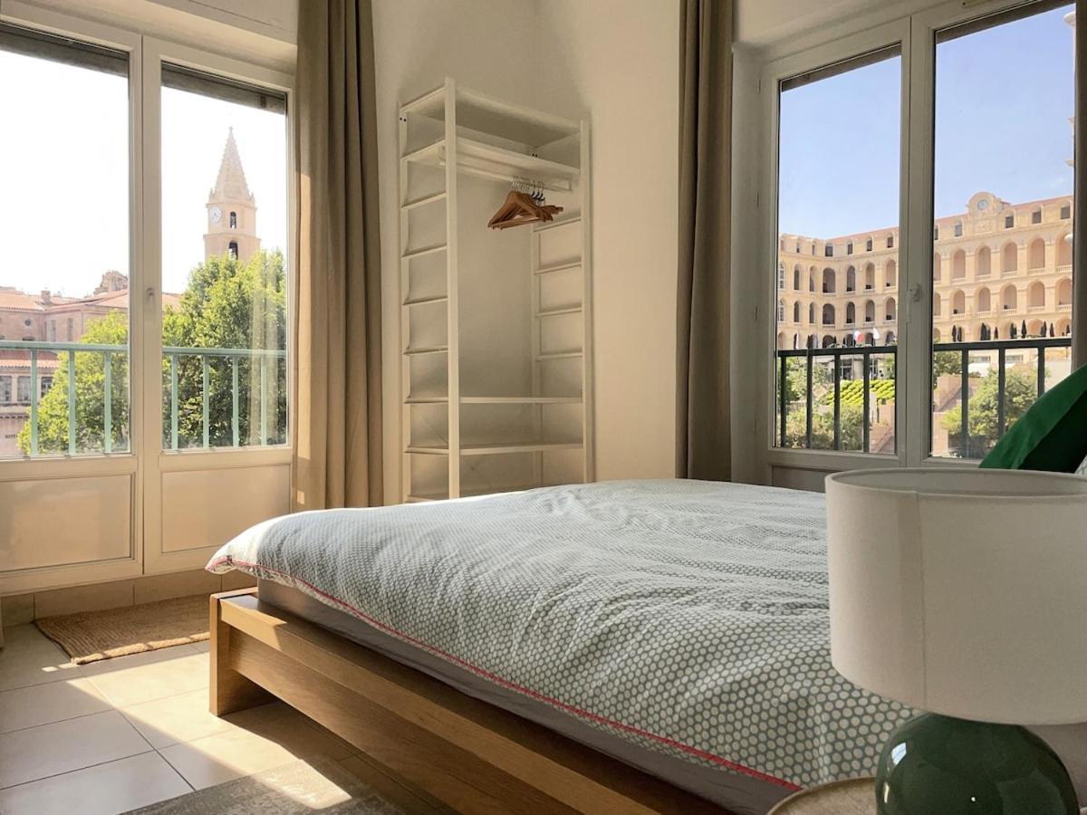Apartment Bright 2 Bedroom Old Port - De Area *