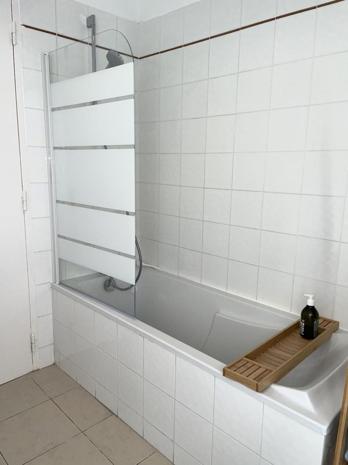 Apartment Bright 2 Bedroom Old Port - De Area *