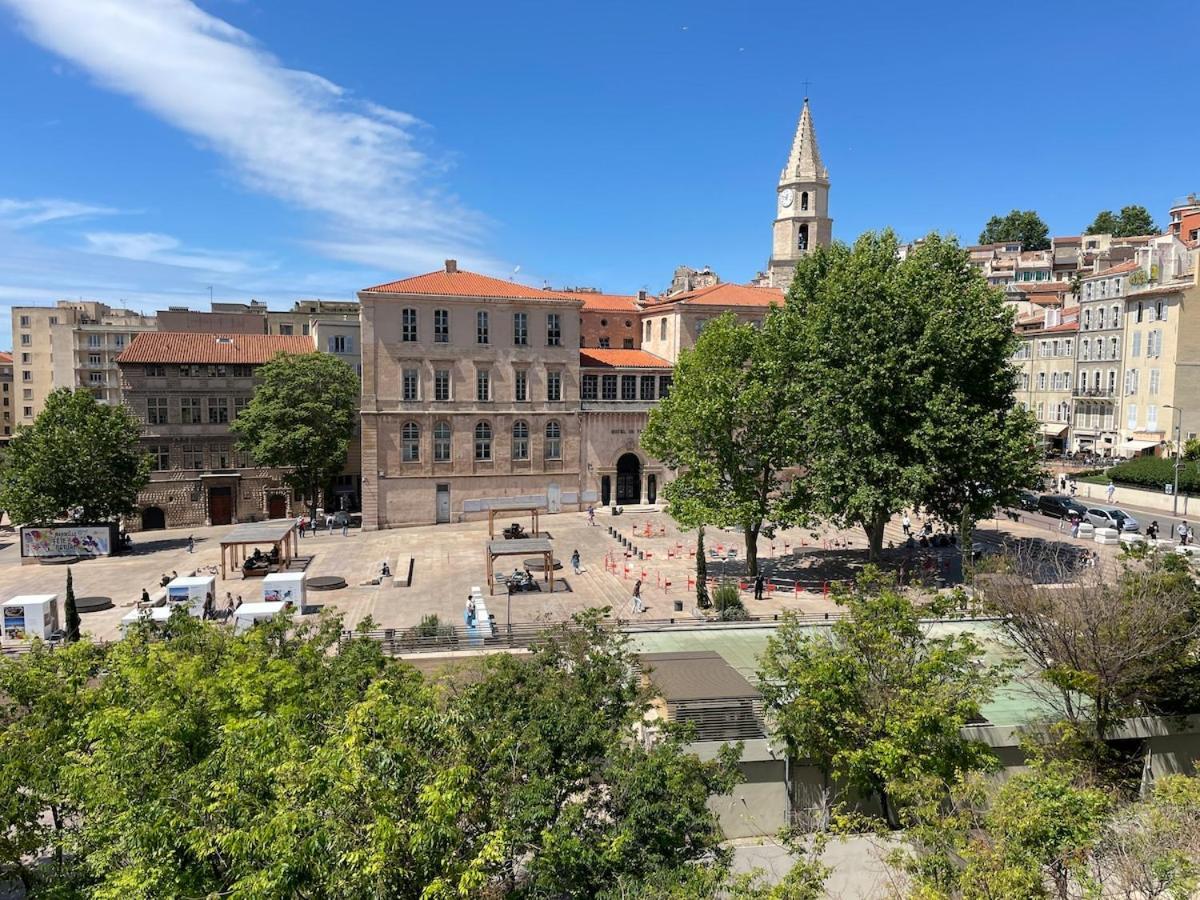 Bright 2 Bedroom Old Port - De Area