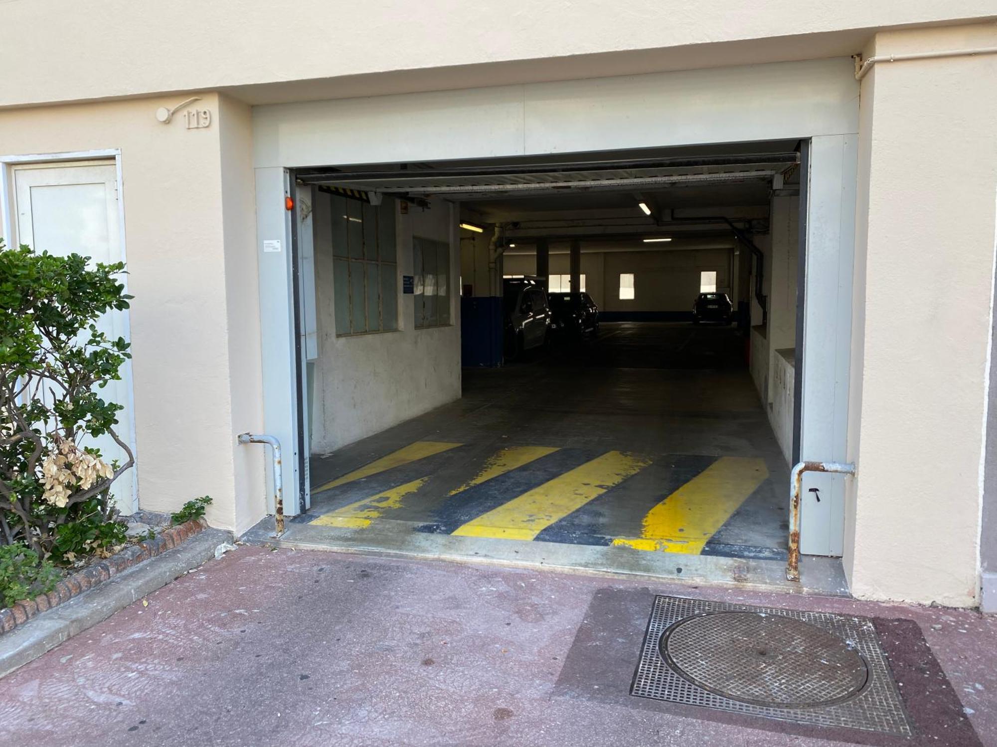 Flcbm - 50 M - Air Conditioning - Parking - 2 Bedrooms * Marseille