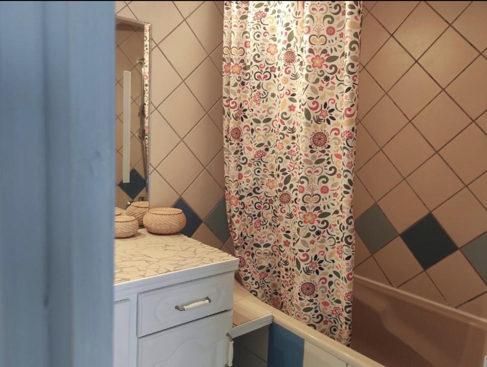 T3 - Metro Chartreux 10alt Apartment *