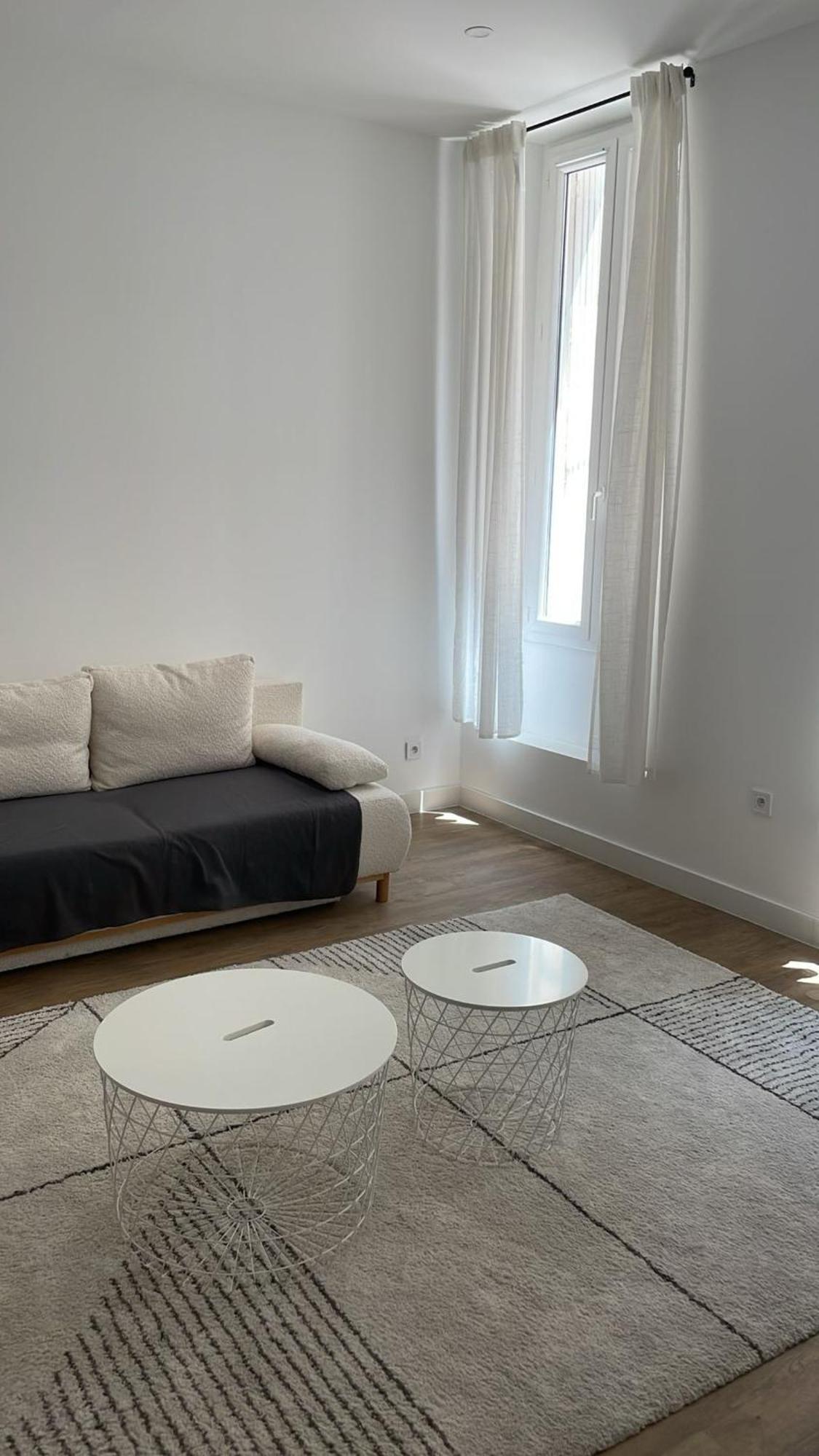 Spacieux 2 Pieces A 1er Appartement *