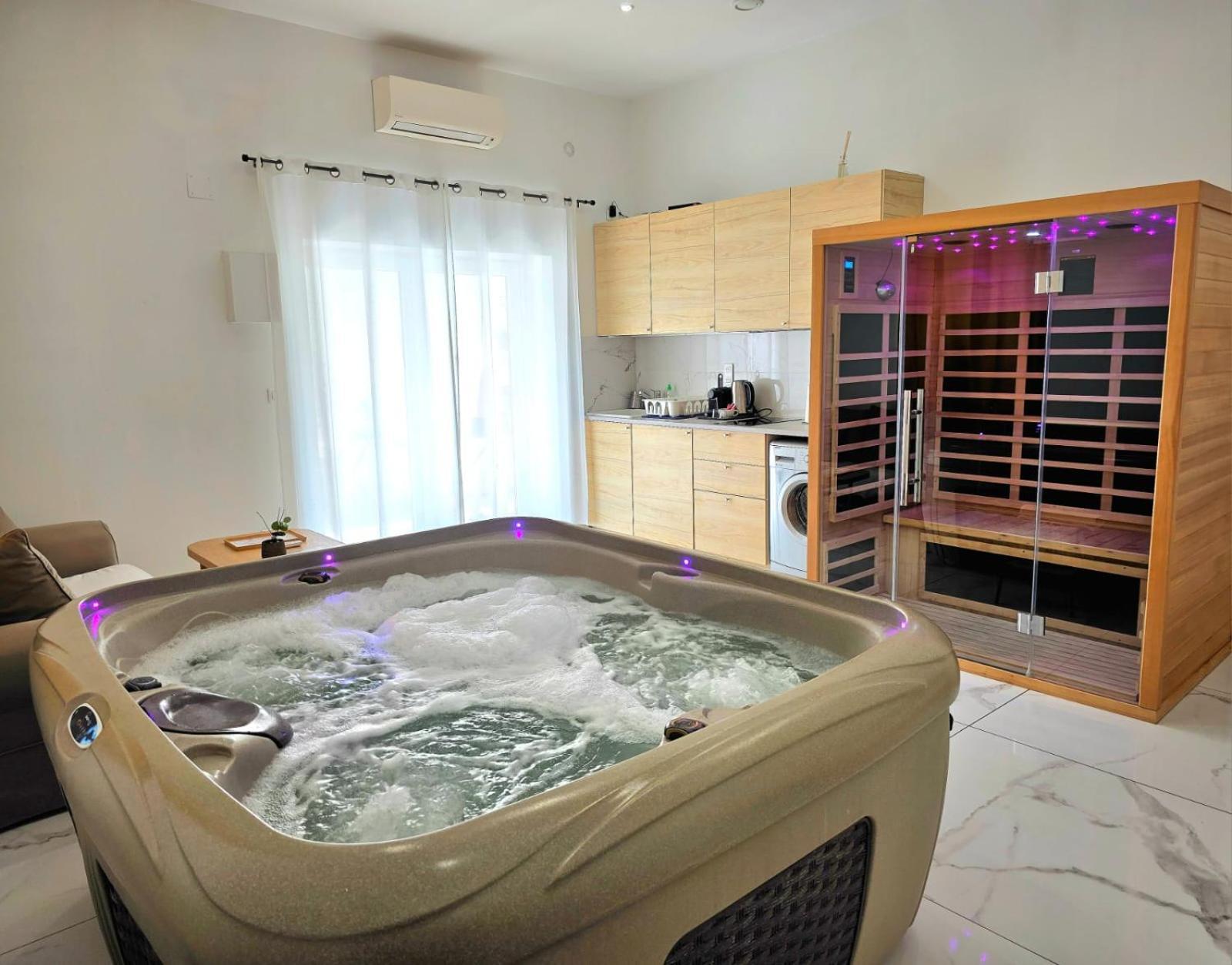 Jacuzzi Sauna Privatif Apartment