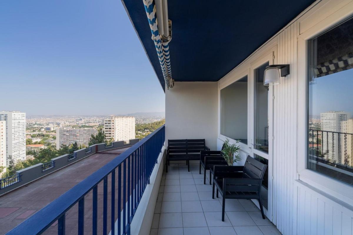 Dominant View, Terrace 6 People * Marseilles