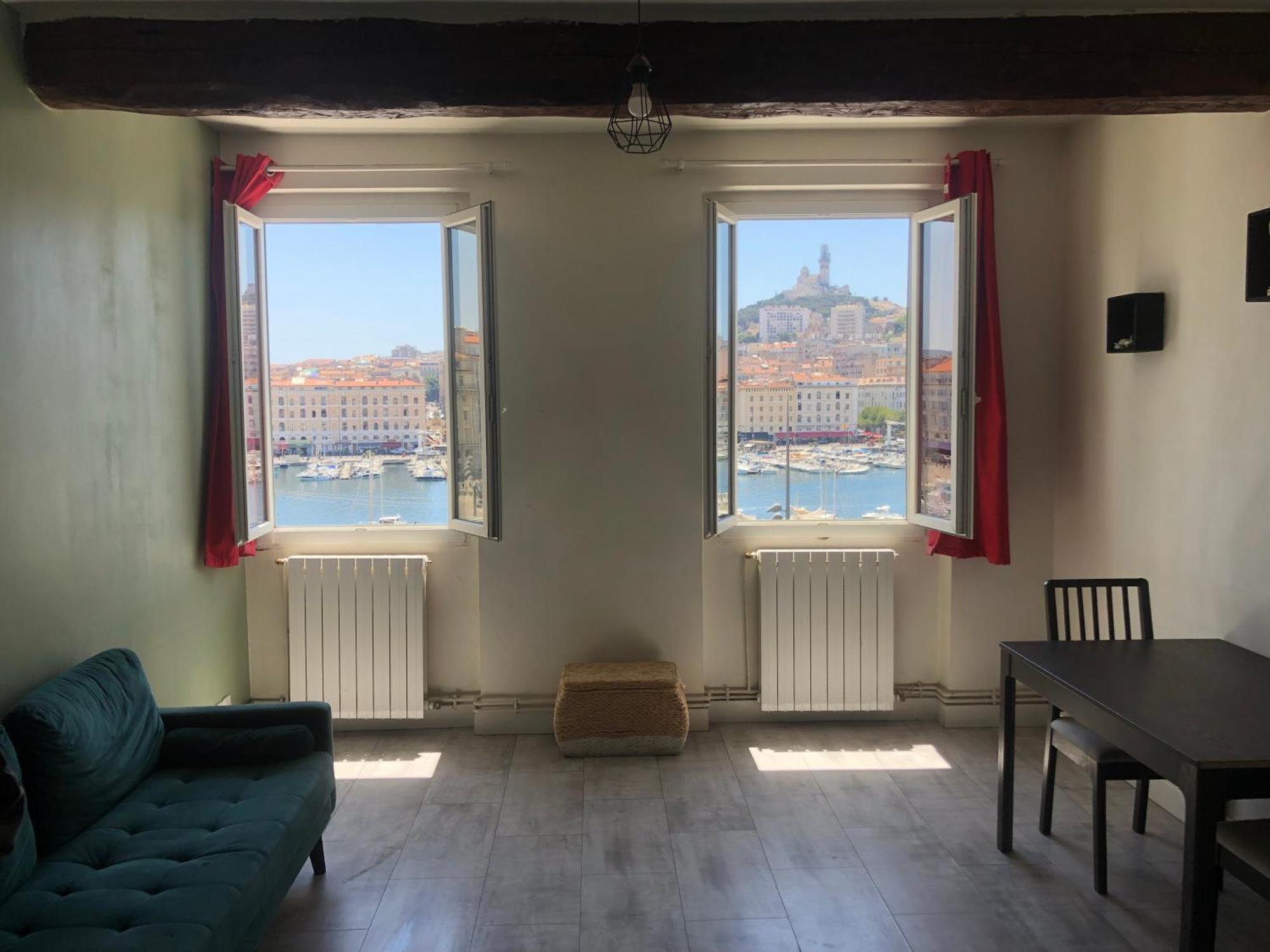 Du Vieux-port Hostel