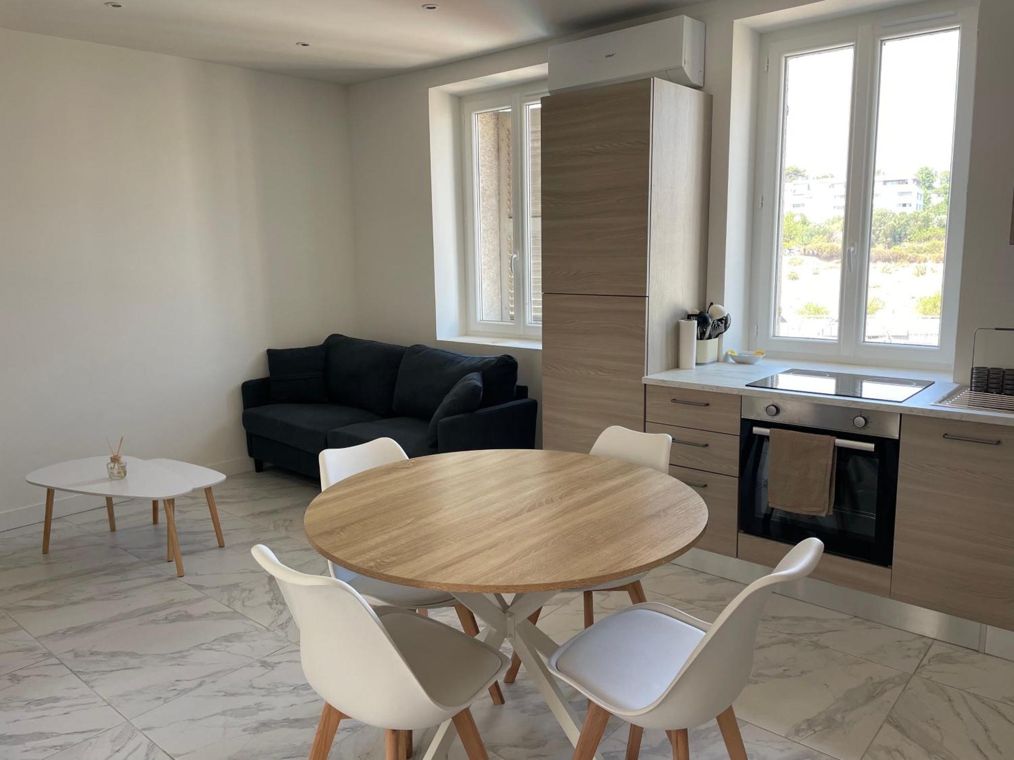 Apartment T3, Wi-fi ,climatise 2eme Etage Et Dernier Etage *