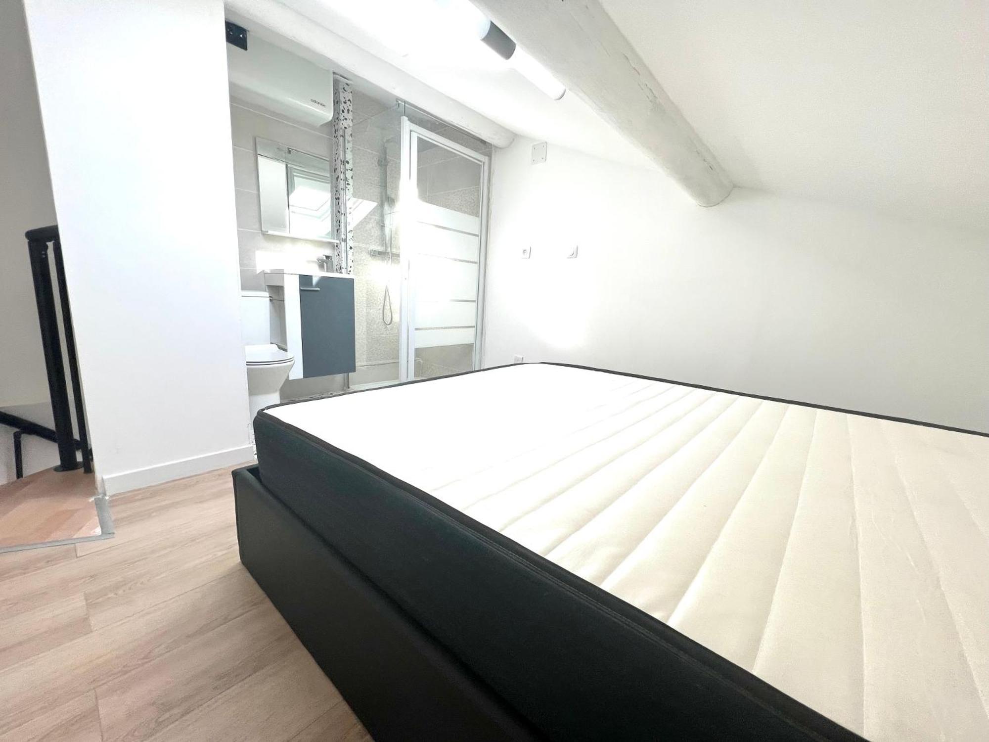 Appartement 22g Duplex T2 Lumineux A Marseille