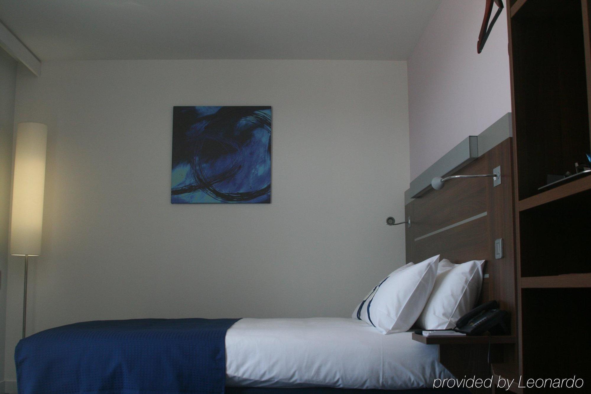 Express Saint Charles, An Ihg