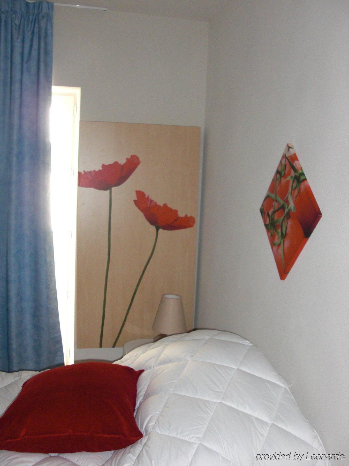 Khách sạn hẻo lánh Residhotel Vieux Port 3*