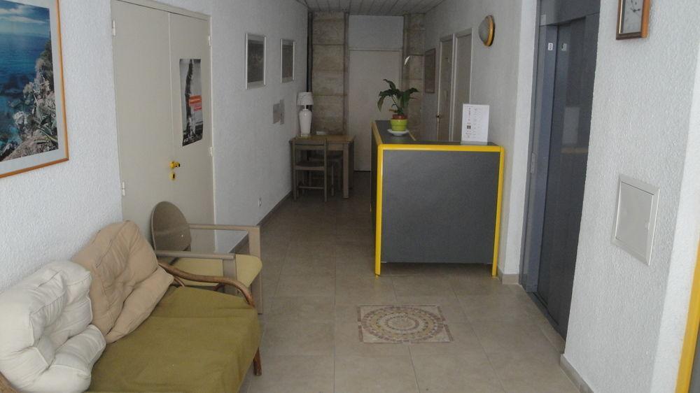 Meublee Services Khách sạn hẻo lánh *