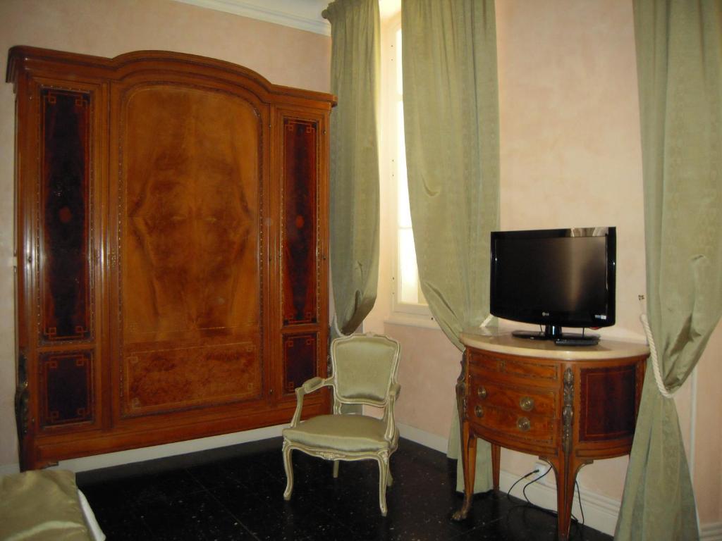 Frühstückspension Valflor D'hotes Et Marseilles