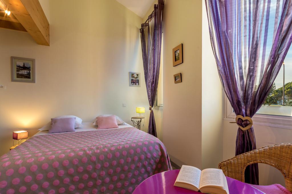 Les De Jeannette Bed & Breakfast Marseille