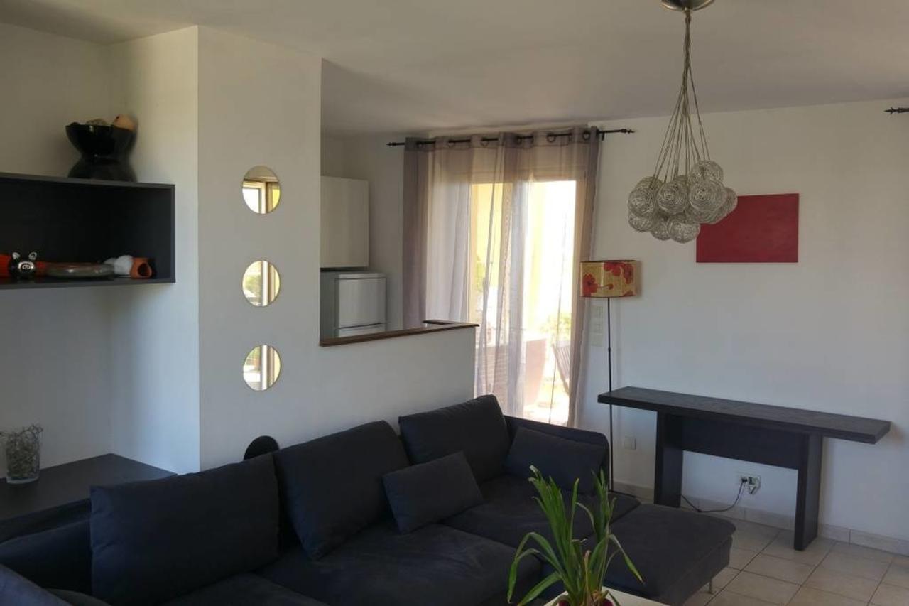 Beau T3 - Climatise - Grande Terrasse - Marseille