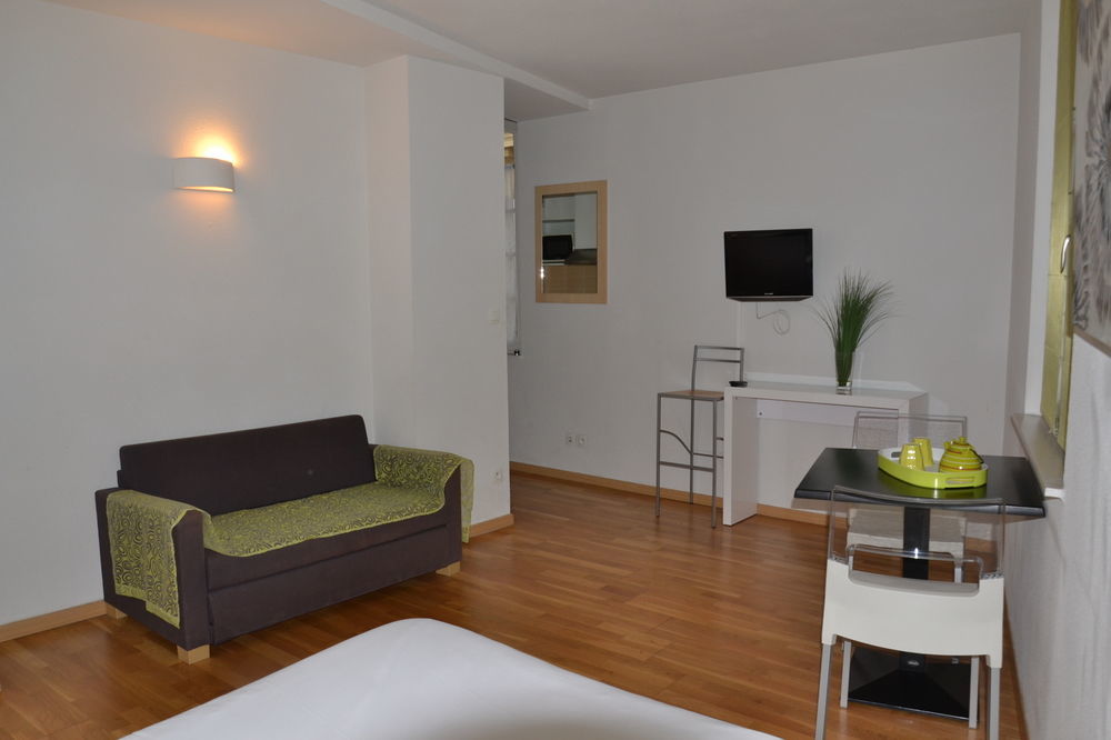 Khách sạn hẻo lánh Residhotel Vieux Port 3*