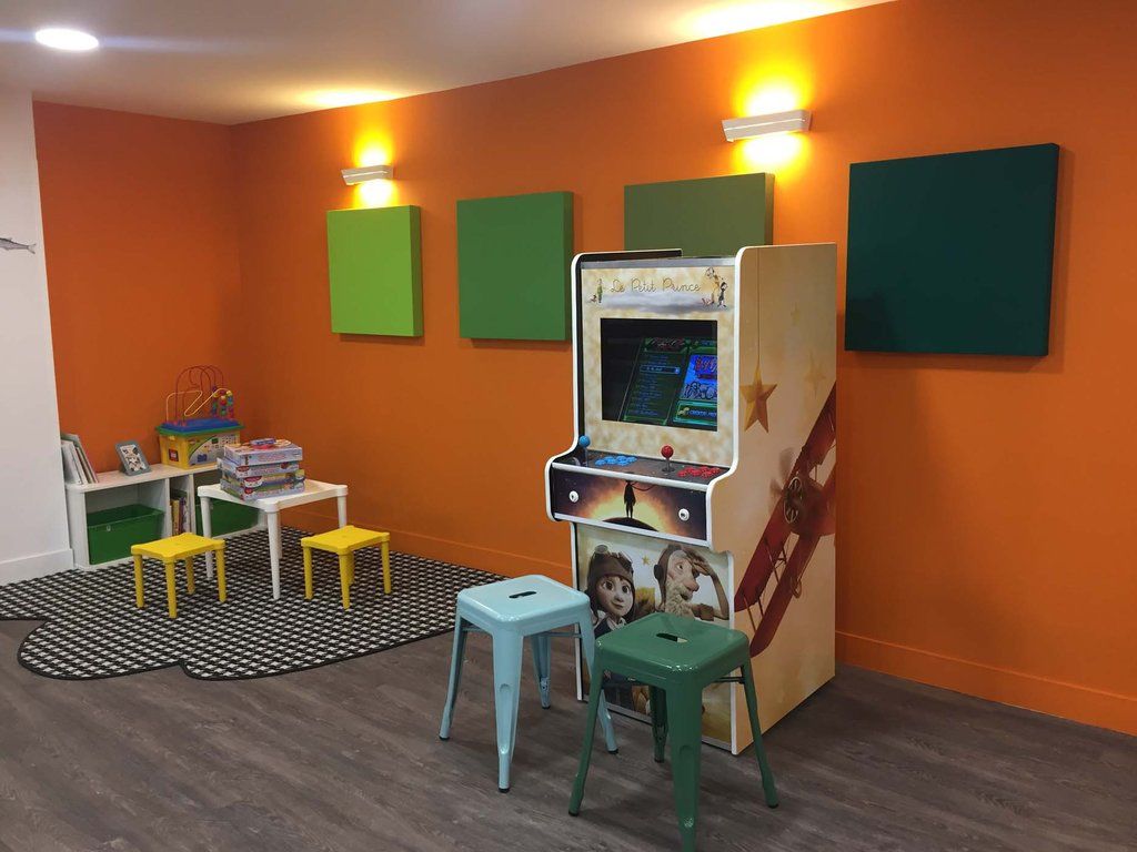 Ibis Styles Vieux Port Khách sạn