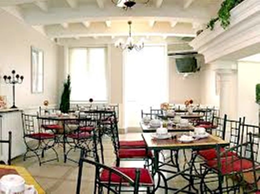 Ibis Styles Vieux Port Khách sạn