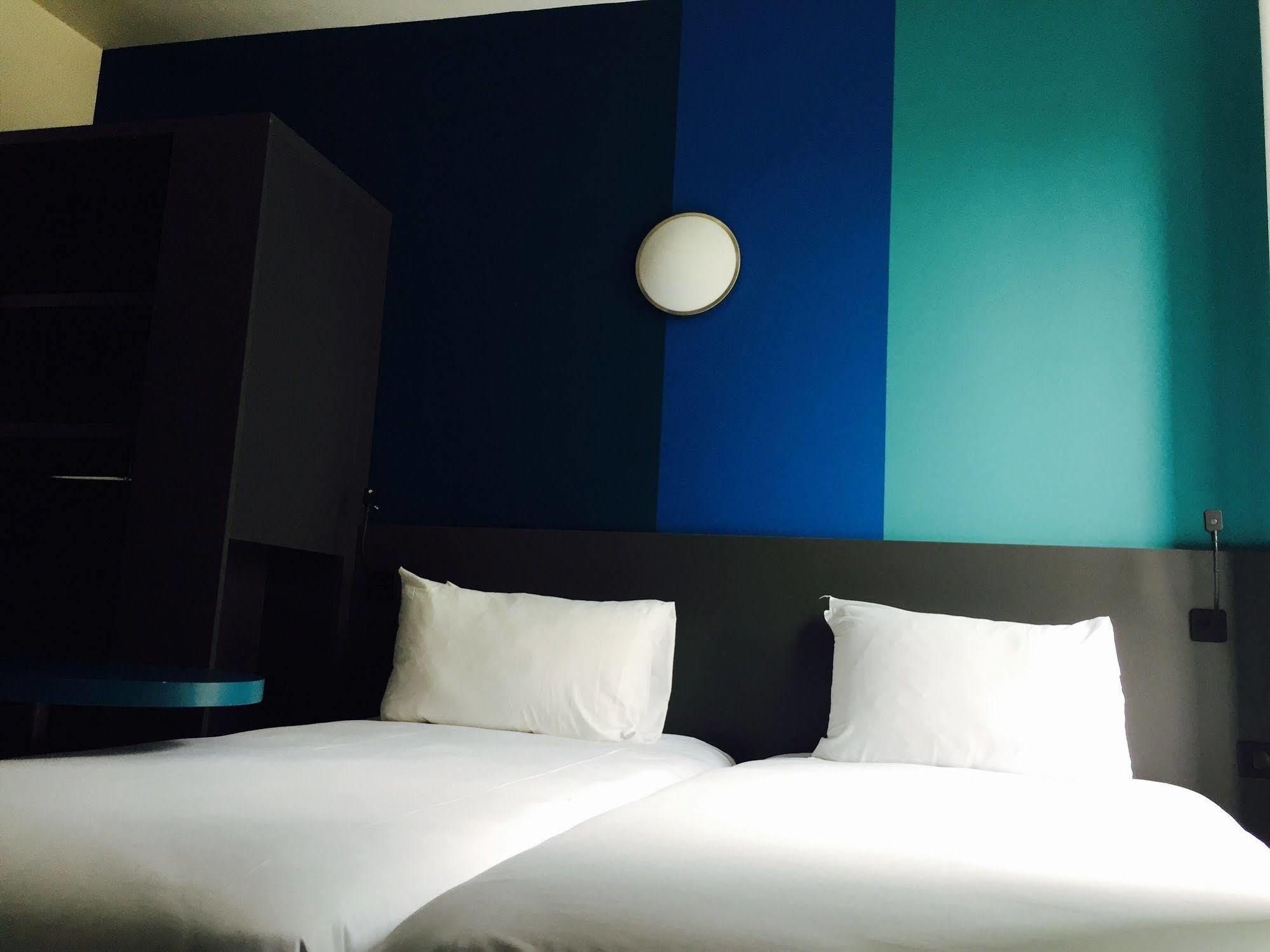 Ibis Styles Vieux Port Khách sạn