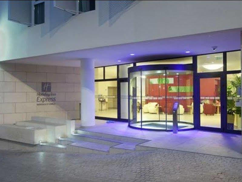Hotel Express Saint Charles, An Ihg