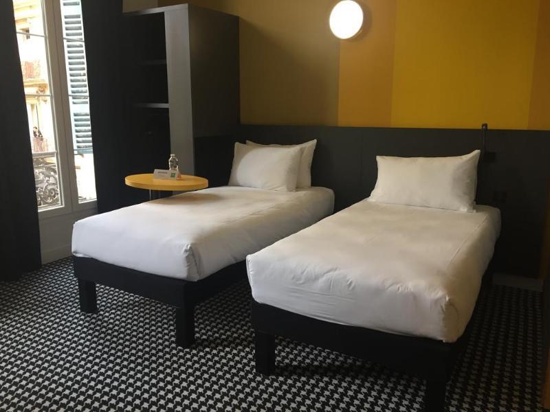 Ibis Styles Vieux Port Khách sạn 3*