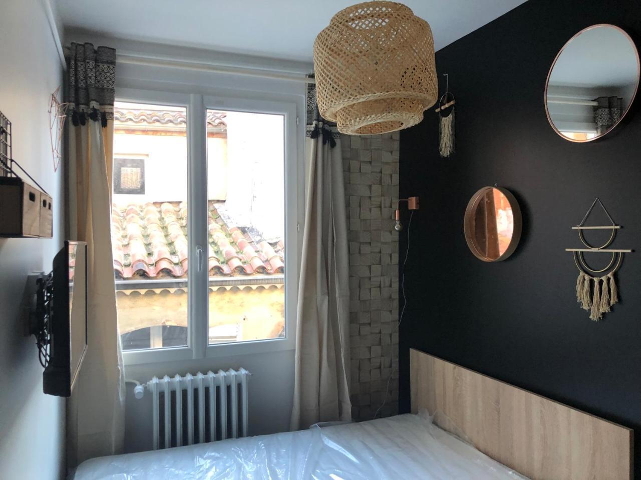 Design 18 Vieux-port * Marseilles