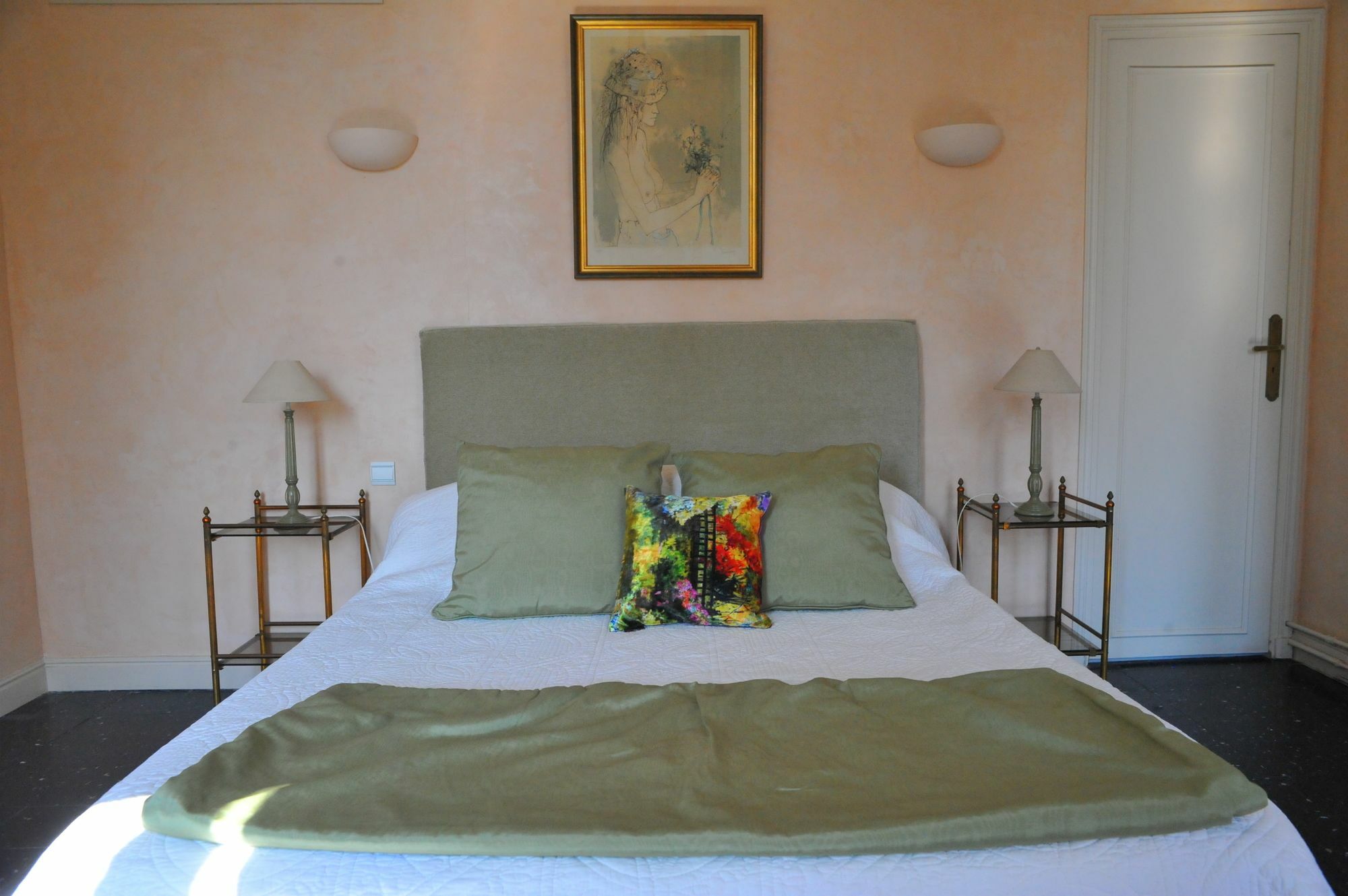 Frühstückspension Valflor D'hotes Et Marseilles