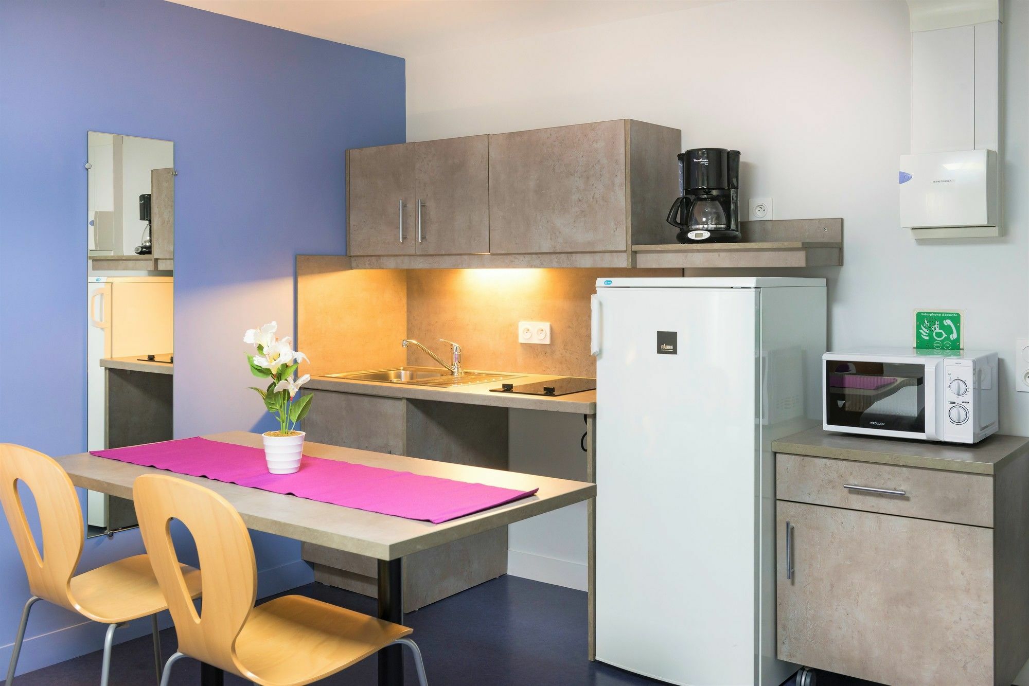 Aparthotel La Canebiere 2*