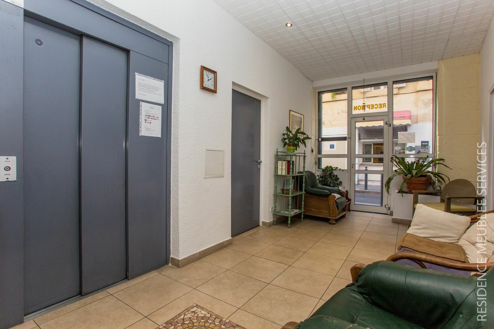 Meublee Services Apartment *