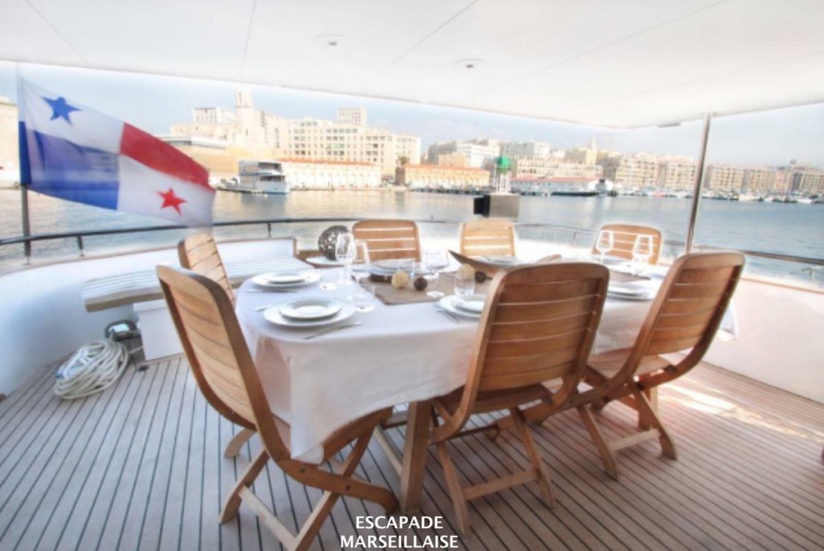 Yacht Cyos Botel *