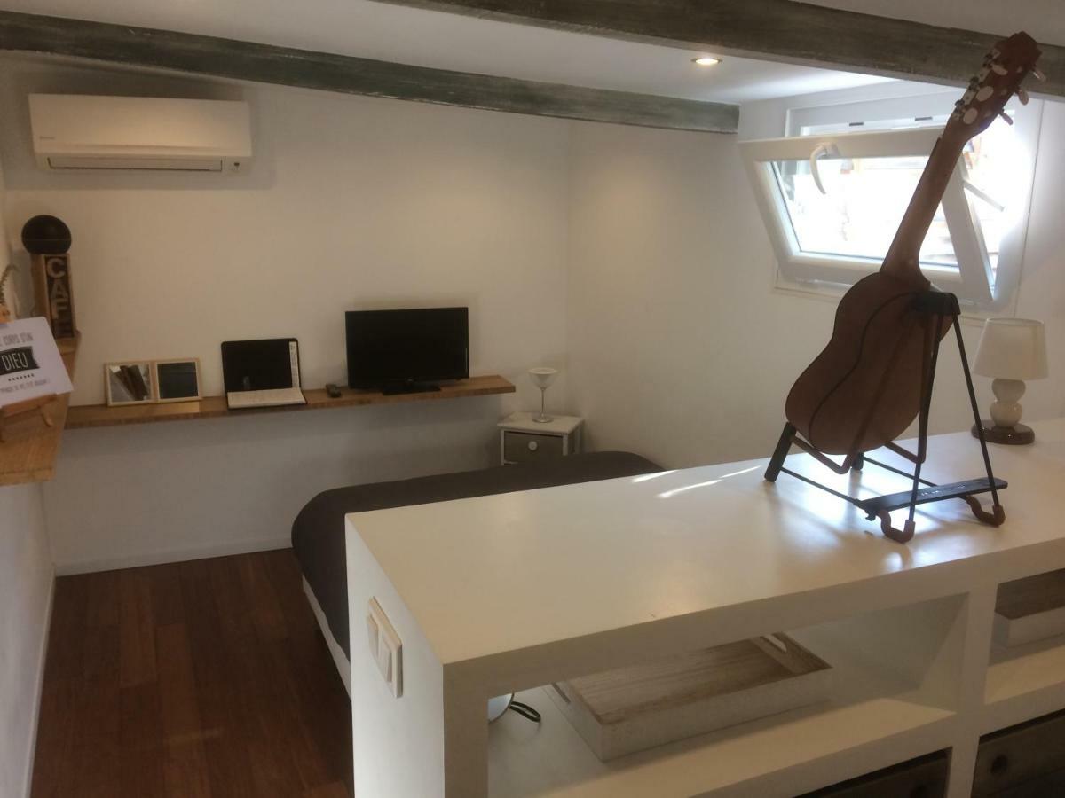 Aux Delices De L'olivier Bed & Breakfast *
