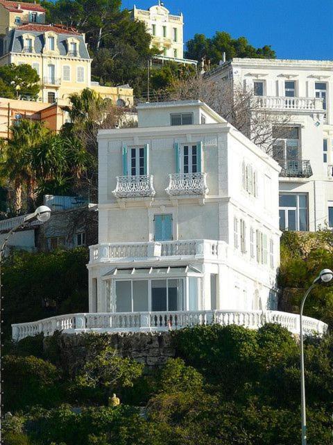 Villa Le Rocher *