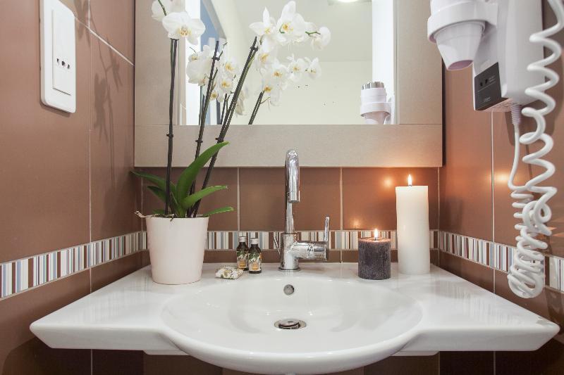 Aparthotel Appart'city Confort Centre Prado Velodrome 3*