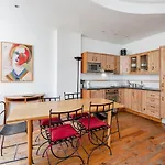 Appartement De Grand Standing, Joliment Decore
