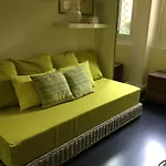 Chambre 1 Personne Avec Terrasse Centre Ville Marseille 3 Nuits Min , Femme Uniquement