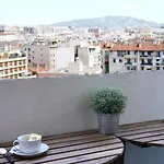 Appartement 3 chambres lumineux avec vue sur la ville - parking couvert gratuit
