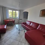 Bel Appartement Dans Le Quartier De Saint Barnabe