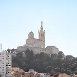 Marseille: Superbe Vue Sur Notre-Dame De La Garde