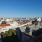 Le 5E Ciel : Un Nid Au Dessus De Marseille