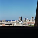 Le 5E Ciel : Un Nid Au Dessus De Marseille