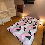 Anna-Maria : Grand Appartement 10 Personnes+Parking Prive -Actif+ Location-