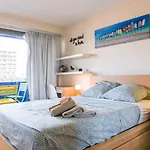 Grand Appartement Avec Balcon Et Parking