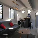 Flc- Atypical New Air-Conditioned Studio, H24 Checks