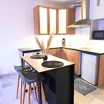 Studio -Centre-Ville- Entree Autonome