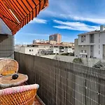 Appartement Spacieux Et Elegant A Chave Centre
