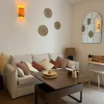 Duplex Chaleureux Et Elegant A Deux Pas De La Mer