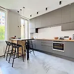 Appartement Lumineux - Vue Notre-Dame De La Garde - Les Freres De La Loc\'
